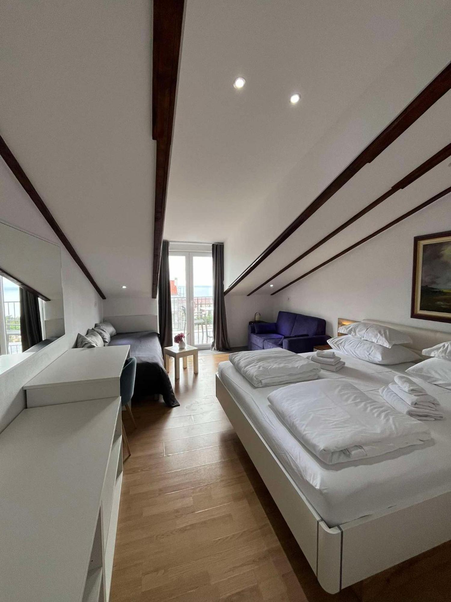 Dela Bed & Breakfast Hvar Town Exterior photo
